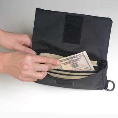 - Ich bin nicht derjenige, der das Geld für die Bank braucht.