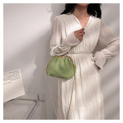 2024 NEW RETRO FAIRY SOLID COLOR kleine Tasche weiße Handtasche Perlen Tasche weibliche Netzgarn in einfache Crossbody-Tasche