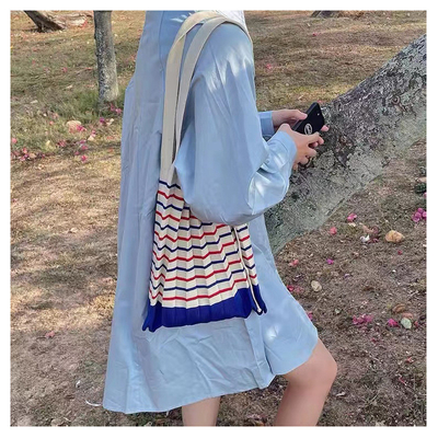 Neue gefaltete literarische Schultertasche geflochtene Damentasche Winter Stricktasche Mode grenzüberschreitende Damentasche