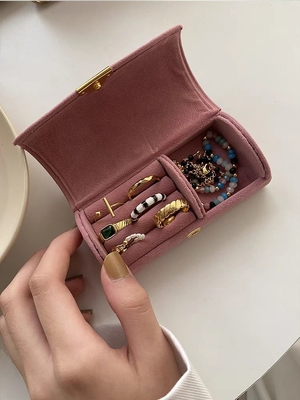 Neue exquisite hochwertige Samtschmuckschachtel Ring Armband Halskette Aufbewahrungsschachtel Reise Kleines tragbares Schmuckstück