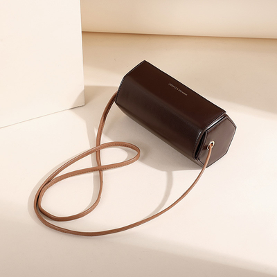 2024 NEW SIMPLE FASHION Kleine Tasche Netzwerk RÖTES ALLES Einzel-SCHULTER-Krosskörper-Frauen-Tasche FASHION NICHE ZYLINDER-TASche