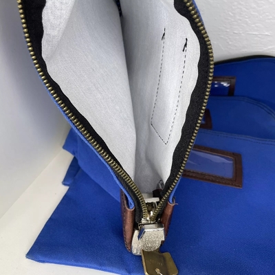 Einzahlung BANK ZIPPER BAG mit zwei Schlüsseln ID BAG BILL BAG BANK WIDTHWAL BAG