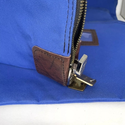 Einzahlung BANK ZIPPER BAG mit zwei Schlüsseln ID BAG BILL BAG BANK WIDTHWAL BAG