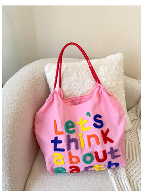 Großflächige Handtasche im koreanischen Stil in einer Schultertasche