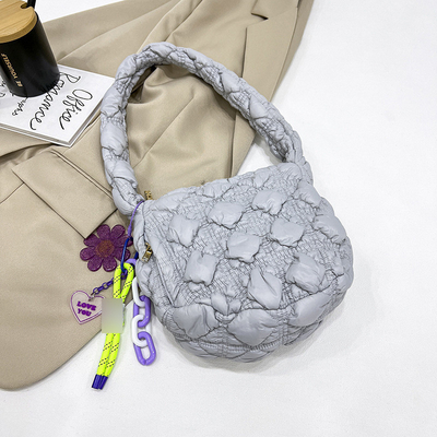 MINI Schultertasche CLOUD-TASCHE Alles Stilvolle Unterarmtasche Geflechtete Tasche Süße Dame-Tasche