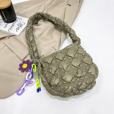 MINI Schultertasche CLOUD-TASCHE Alles Stilvolle Unterarmtasche Geflechtete Tasche Süße Dame-Tasche