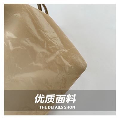 2024 NEW FASHION NICHE DESIGN Frühling/Sommer Crossbody-Tasche Senioren-Sinne gefüllte Bucket-Tasche