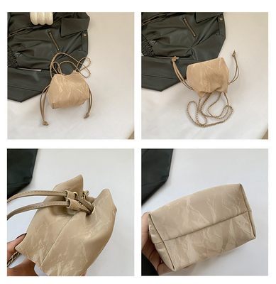 2024 NEW FASHION NICHE DESIGN Frühling/Sommer Crossbody-Tasche Senioren-Sinne gefüllte Bucket-Tasche