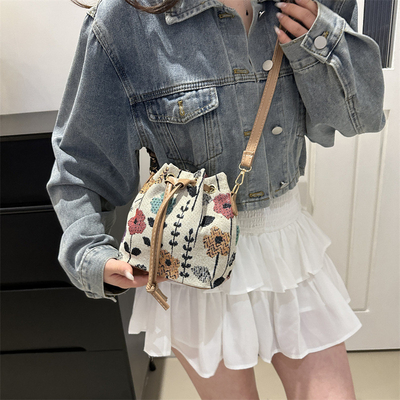 NEUE CHINESE NATIONAL WIND ARMIT BUCKET BAG Einfache Mode-Trend Sommer Neue Leinen-Stil hochwertige Sinn Einzel Schulter