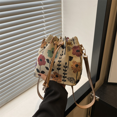 NEUE CHINESE NATIONAL WIND ARMIT BUCKET BAG Einfache Mode-Trend Sommer Neue Leinen-Stil hochwertige Sinn Einzel Schulter