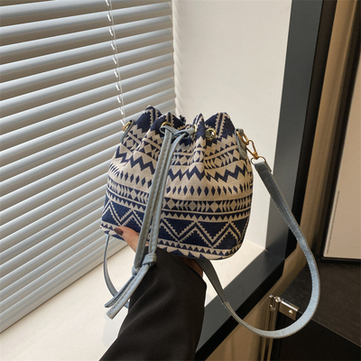 NEUE CHINESE NATIONAL WIND ARMIT BUCKET BAG Einfache Mode-Trend Sommer Neue Leinen-Stil hochwertige Sinn Einzel Schulter