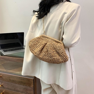 Strand-Chic Frauen-Raffia Stroh-Dumpling-Clutch stilvolle Sommerferien Crossbody-Tasche Rattan-Börse