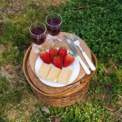 Kleine Picknickkörbe mit isolierter Kühler, Picknickkorb für 2 Personen, Holzsplitter Wicker-Korb, einschließlich 2 Sets