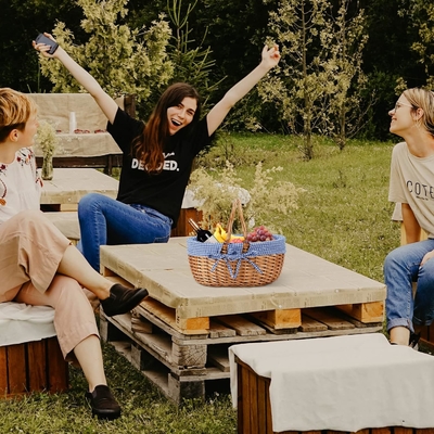G GOOD GAIN Wicker Picknickkorb mit doppelten Klappgriffe, Willow Picknickkorb, Naturhandgewebter Osterkorb,