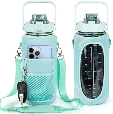Eine Wasserflasche mit Halbgallonen-Hülle, eine inspirierende Wasserflasche mit Stroh und Zeitstempel.
