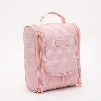 Diese Taschen sind perfekt, um Ihr Make-up und Ihre Hautpflege zu organisieren.