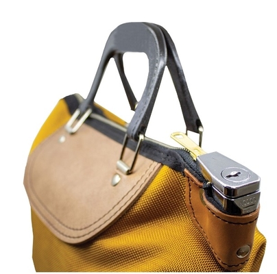 Schließung von Posttaschen mit Griff mit der Tuff-Leder-Ausstattung, hart geformtem Boden, langlebigen Schlangengriffen und eingebauten Schloss ist es sicherlich ein geschätztes Produkt in jedem Büro, Postraum oder Lagerhaus
