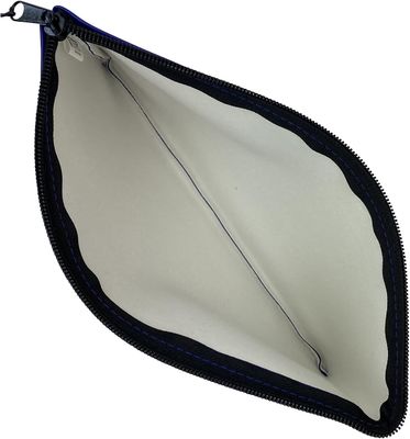 Blue Bank Security Deposit Zipper Bag, wasserdichtes Vinyl-beschichtetes Leder-ähnliches Äußeres mit weichen Innenverkleidungen.